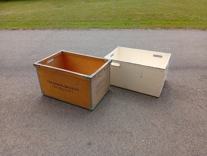 2 Trälådor.