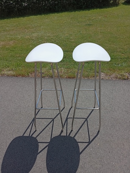 2 Barstolar. Offecct.