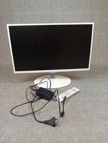 TV. Samsung. T24D391EX. 24 Tum.