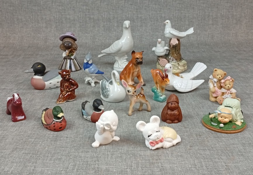 Diverse figuriner. Bl.a Tengra m.m.