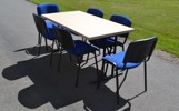 3 Fällbord & 18 staplingsbara stolar. Troligtvis AJ Produkter.