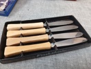 Diverse. Bl.a Kikare Winston 10x50, rese-väckarklockor, scandia m.m.