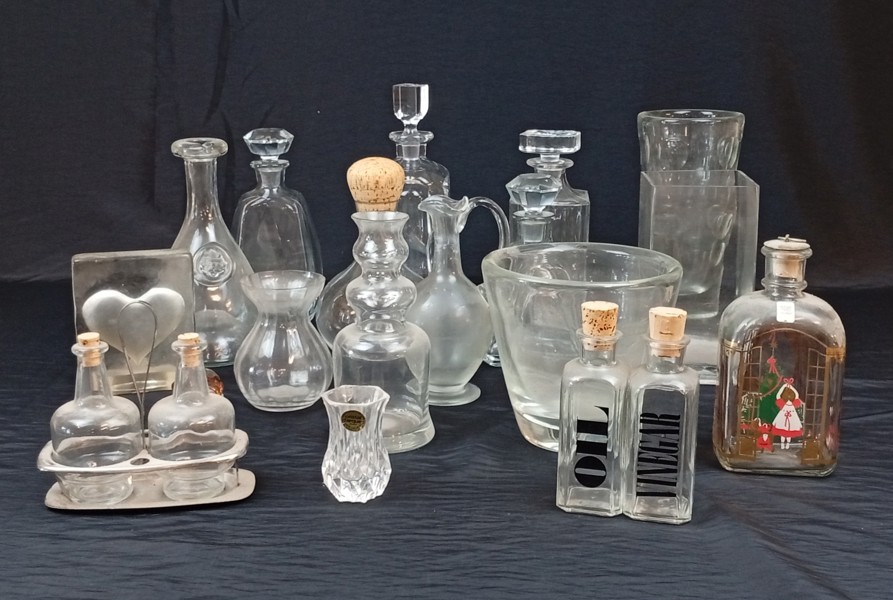 Diverse glas. Bl.a Karaffer, vaser m.m.