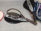 Tennis rack, bollar & väskor.