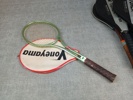 Tennis rack, bollar & väskor.