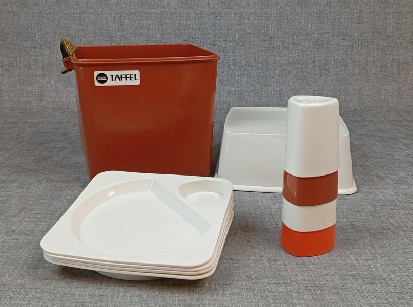 SIGVARD BERNADOTTE. Picknick-set, "Taffel", Husqvarna, 1900-talets mitt.