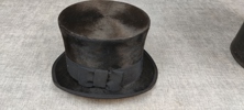 Hög Hatt, A Ravnsborg Halmstad & Hattask. A.G. Weiner Halmstad.