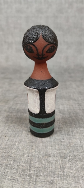 Figurin. Stengods, Kupittaa, Finland, 1960-talet.