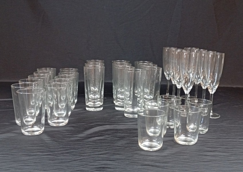 Diverse glas. Mestadels IKEA.