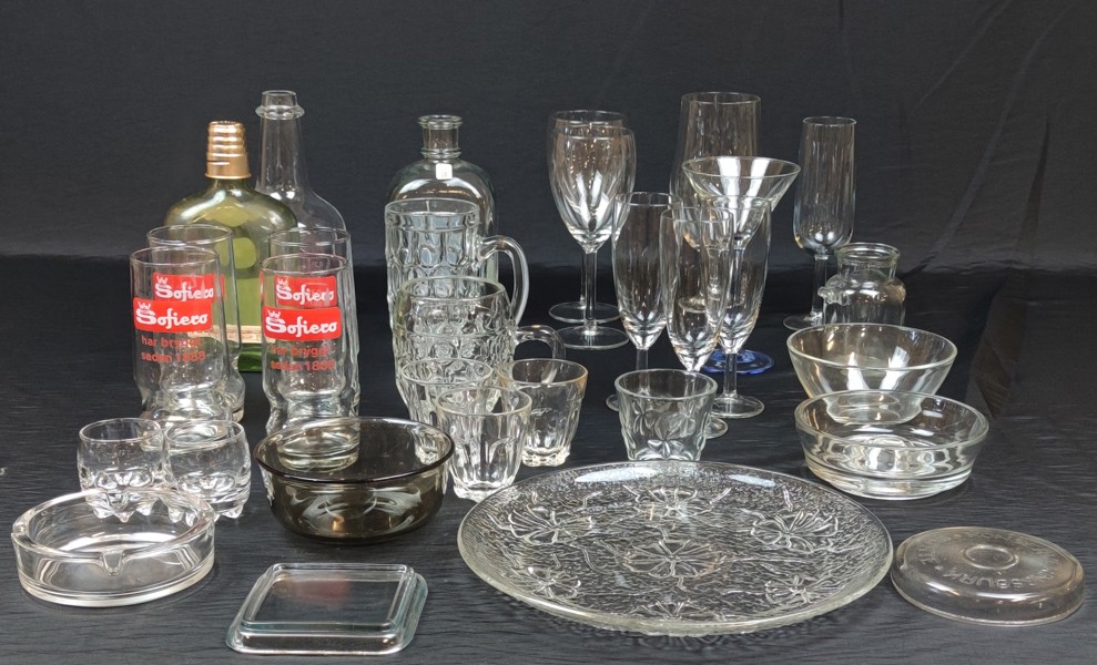 Diverse glas. Bl.a Holmegaard m.m.