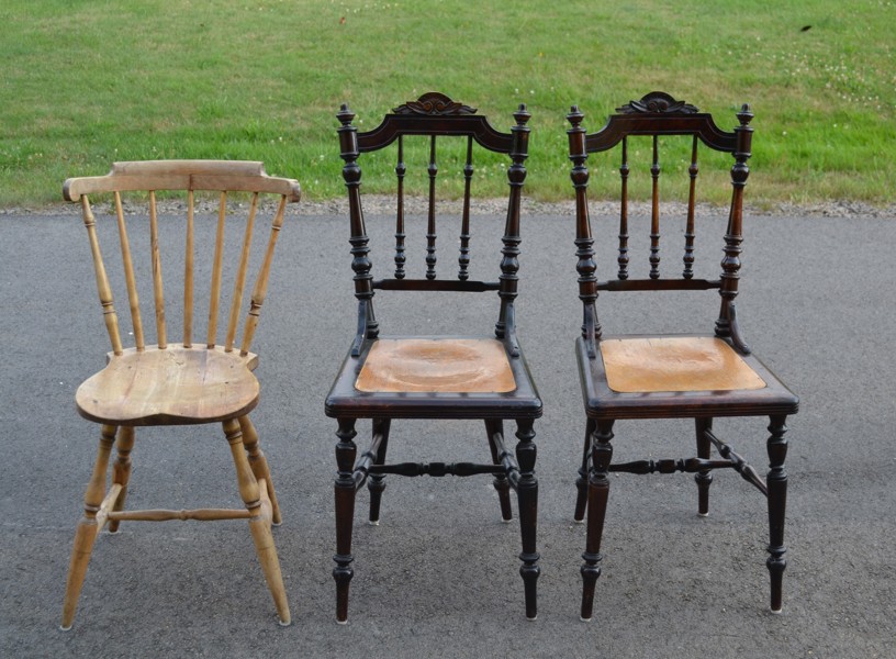 3 Äldre pinnstolar. 2+1. 1800/1900-talet.