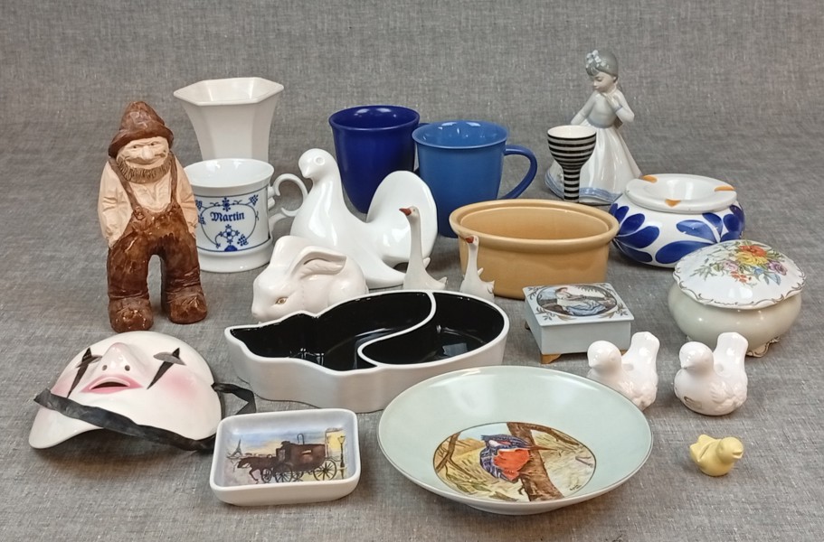 Diverse porslin & keramik. Bl.a JLMENAU, Rosenthal, Guldkroken m.m.
