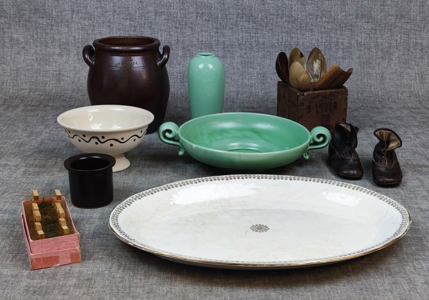 Diverse. Bl.a Krus Vallåkra, Fat Gefle, Krönt trämått m.m.
