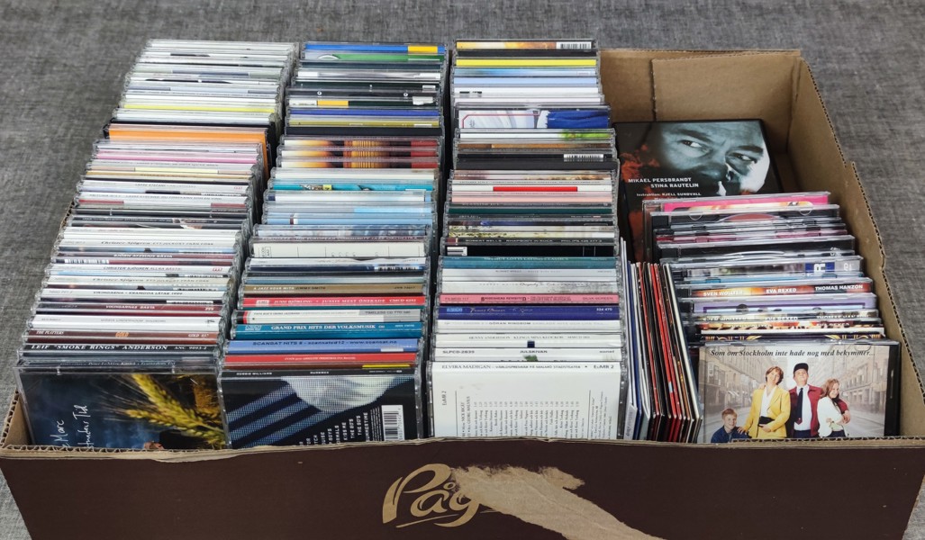 CD & DVD.