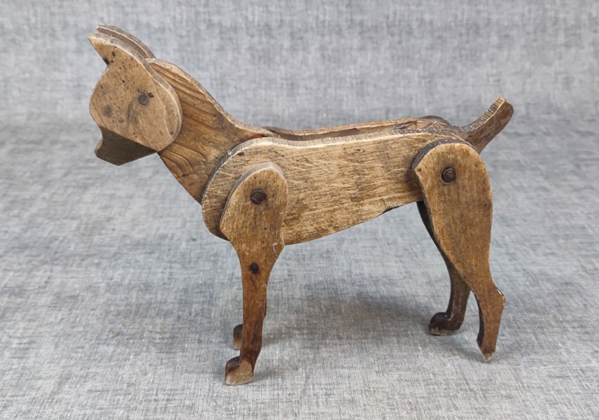 Trähund. Ledade delar, Tidigt 1900-tal.