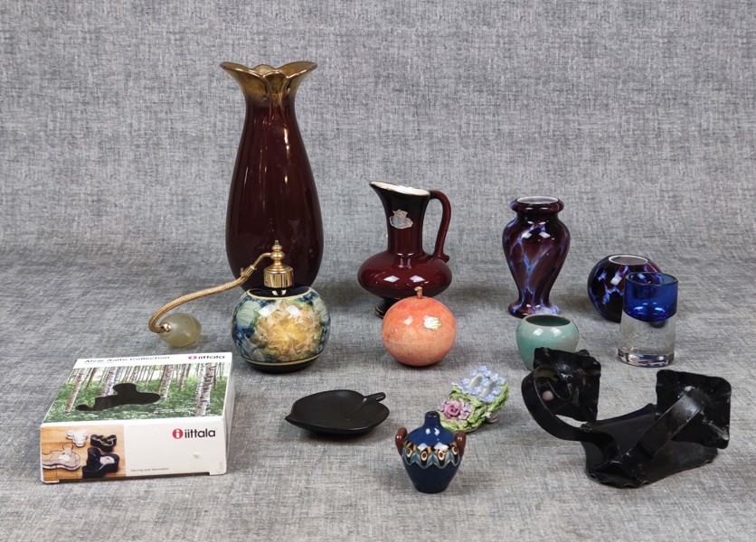 Diverse. Bl.a Alvar Aalto Iittala m.m.