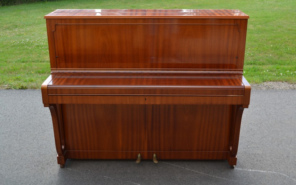 Piano. Östlind & Almquist Arvika, 1960-talet.