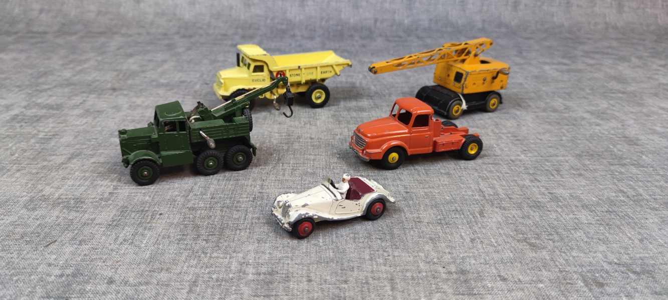 DINKY TOYS. 5 Delar.