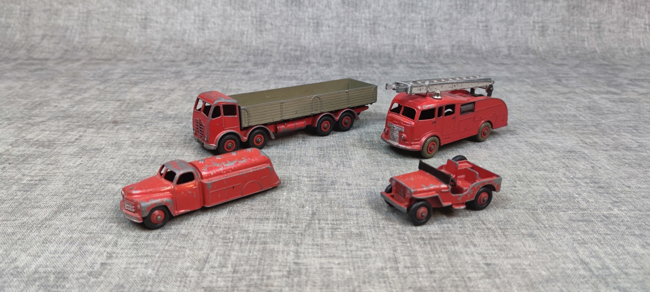 DINKY TOYS. 4 Delar.