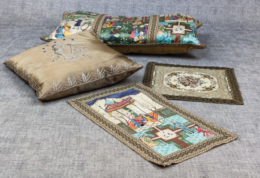 Orientaliska silkeskuddar & dukar.