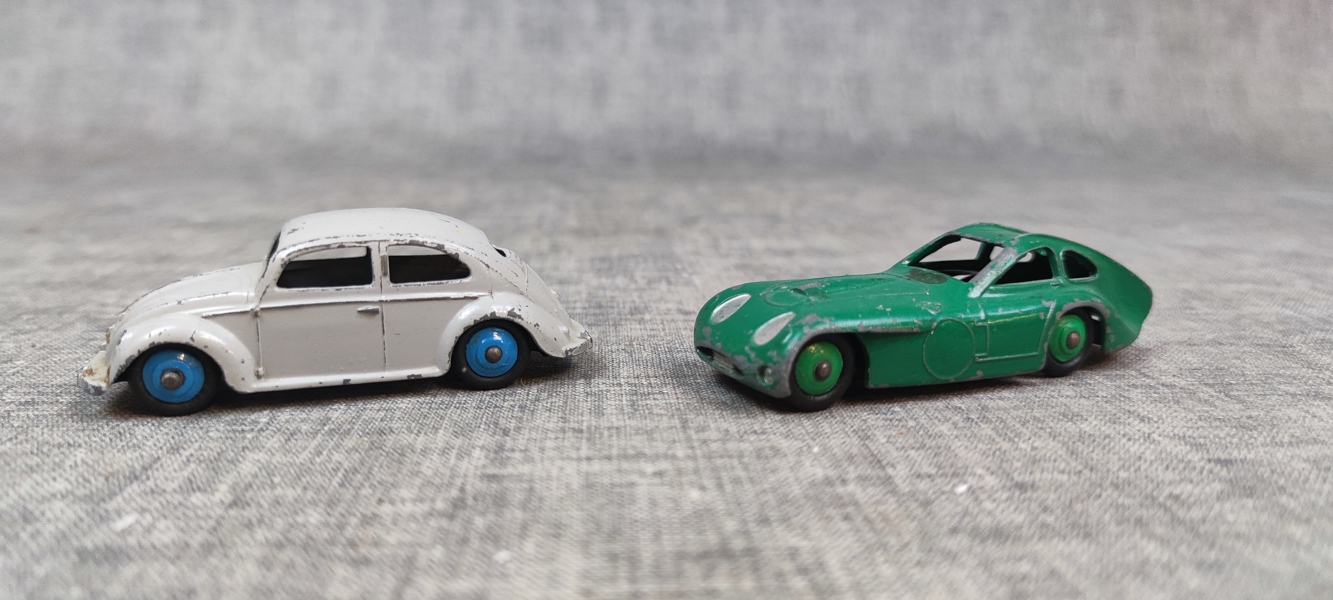 DINKY TOYS. Volkswagen & Bristol 450.