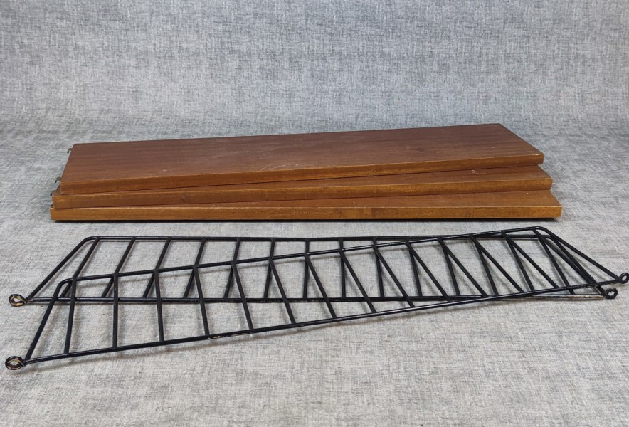 NILS STRINNING, Stringhylla. Teak & Metall, 1950/60-talet.