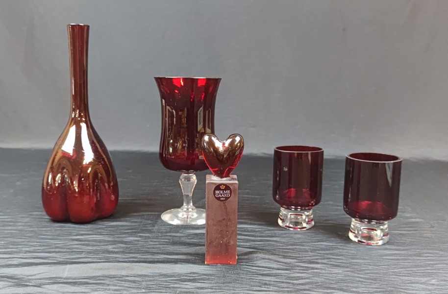 Rött glas. Elme, Reijmyre & Holmegaard.
