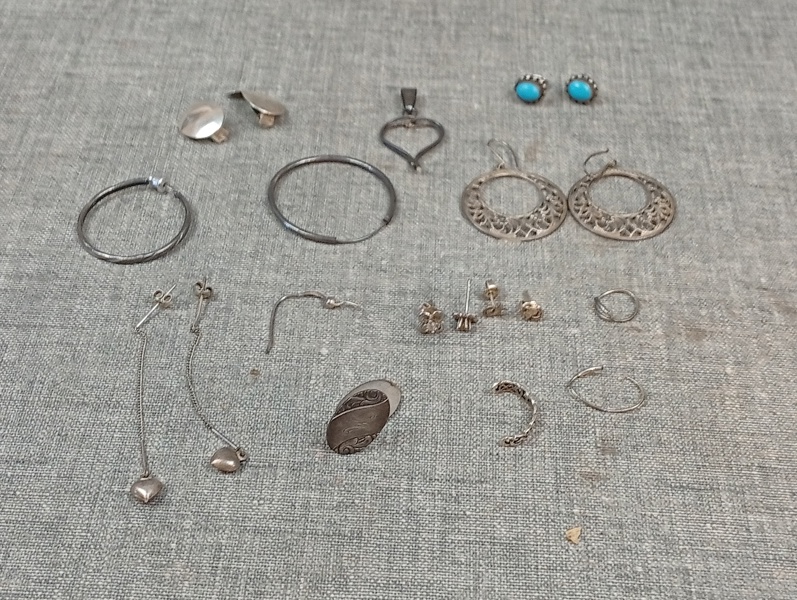 Silversmycken & Skrotsilver. 27 gram. Syratestat.