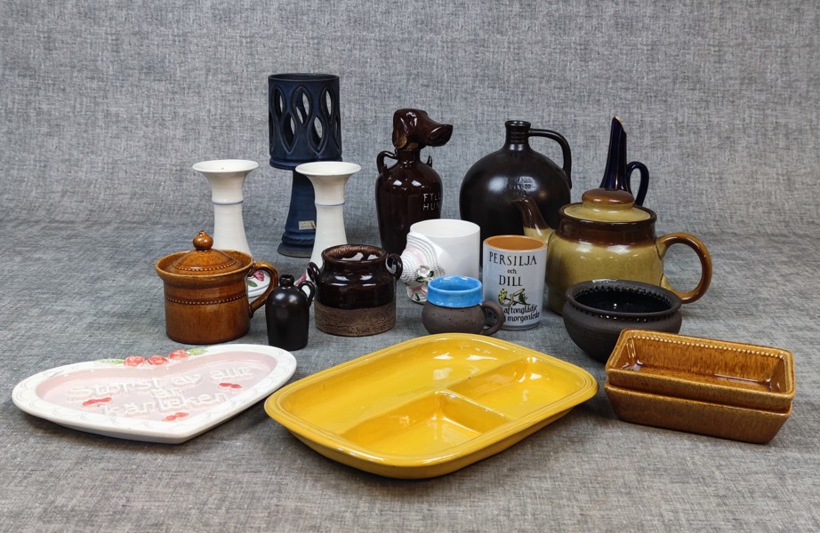 Diverse keramik & porslin. Bl.a Höganäs, Selsbo m.m.