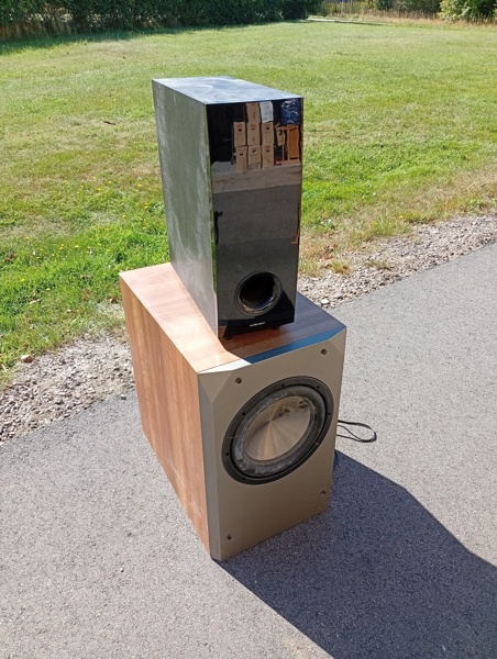 2 Subwoofer (Bashögtalare). Svart Andersson, Finale, Stora Dyna Voice. sub 10D.