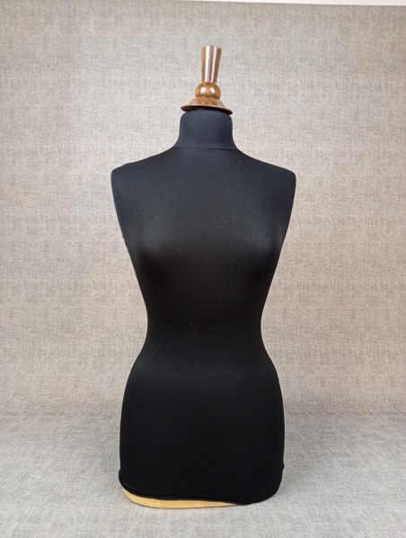 Torso. Kvinna. 
