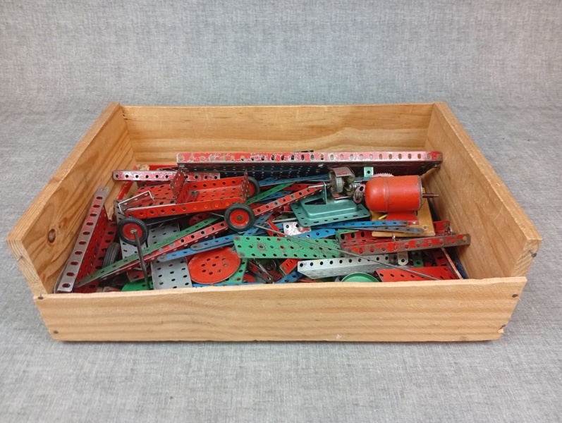 Meccano.