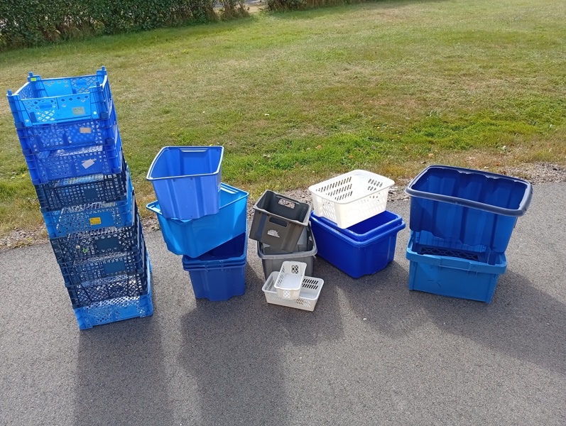Flera plastlådor, Olika storlekar & Skick.