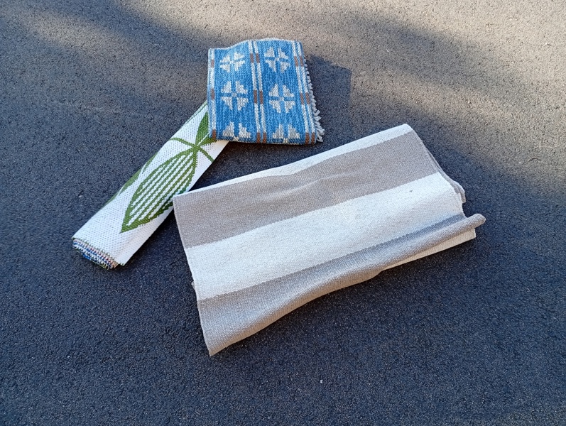 3 plast mattor.
