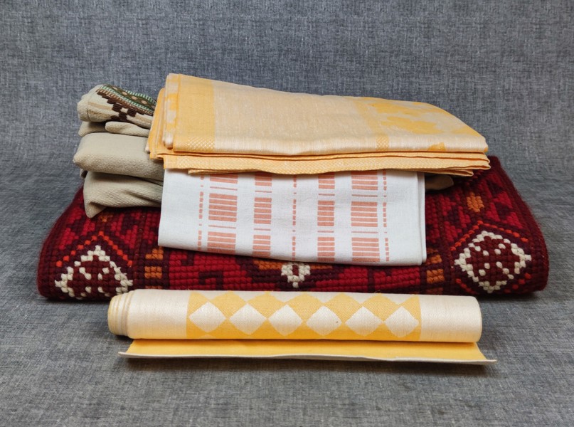 Diverse textil. Bl.a Dukagång, Linne m.m.