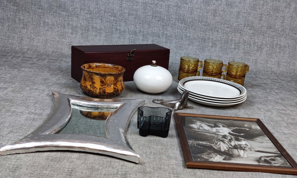 Diverse. Bl.a Iittala, Höganäs m.m.