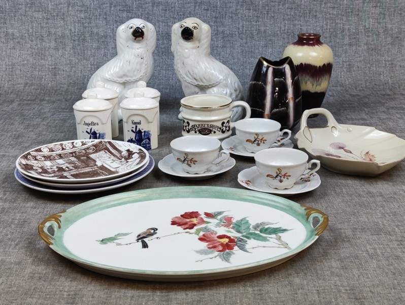 Diverse porslin.