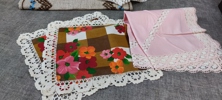 Diverse textil. Mestadels dukar.