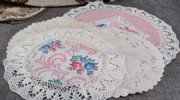 Diverse textil. Mestadels dukar.