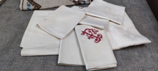 Diverse textil. Mestadels dukar.