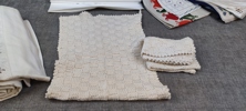 Diverse textil. Mestadels lakan.