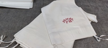 Diverse textil. Mestadels lakan.