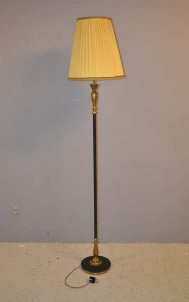 Äldre golvlampa. 1950-talet.