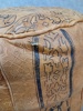 Sittpuff / Fotpall. Skinn. Orientalisk motiv.
