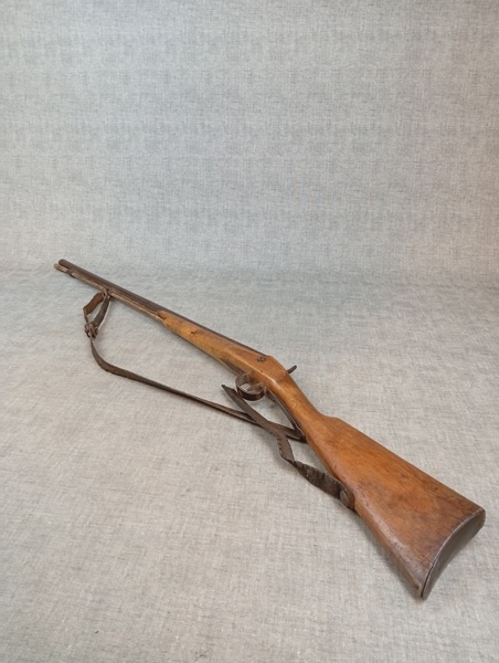 Äldre slaglåsgevär, 1800-talet.