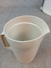 Diverse plast. Bl.a Stor tårtbox Tupperware.