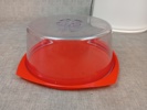Diverse plast. Bl.a Stor tårtbox Tupperware.