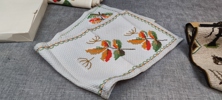 Diverse textil & handarbeten.