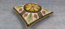 Diverse textil & handarbeten.