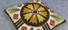 Diverse textil & handarbeten.